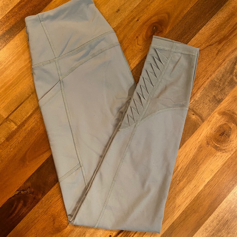 Victoria’s sport legging